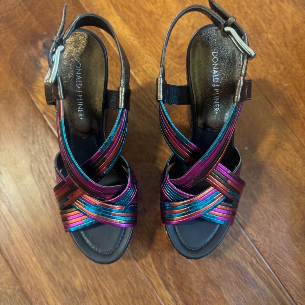 Donald J Pliner - Doris Size US 7, Wedge 4” Heel Sandal, Metallic Fuchsia